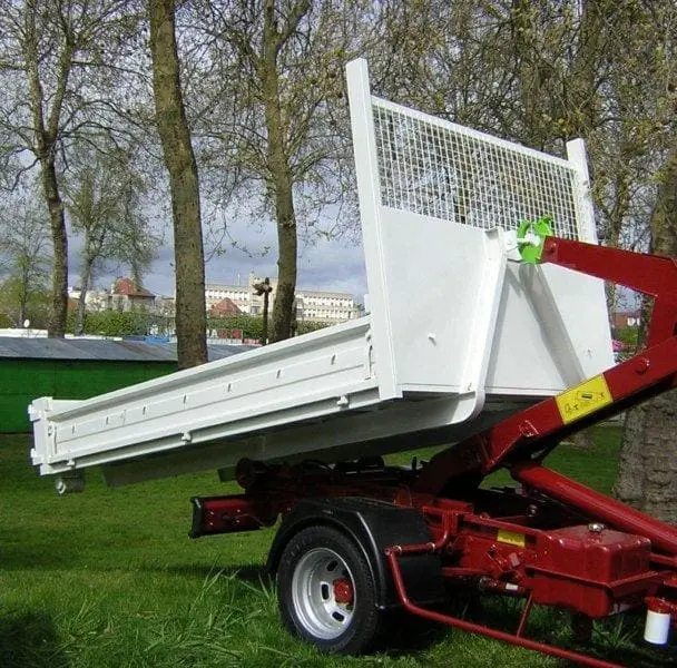 expert en location benne Nice proposant analyse des besoins, choix du volume, organisation du dépôt et évacuation des déchets en toute sérénité